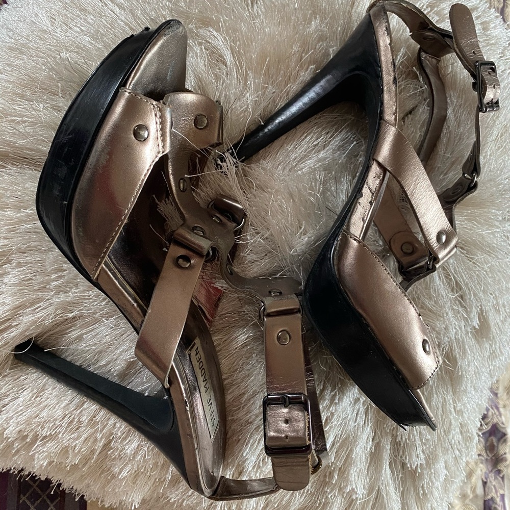 Ladies strappy heels